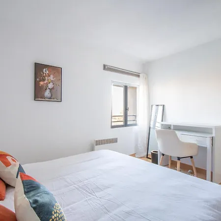 L'horizon Suspendu, Proche Chateau, Commerces